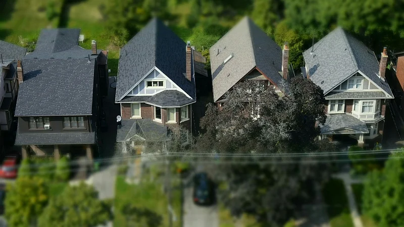 View of detached home in Calgary.