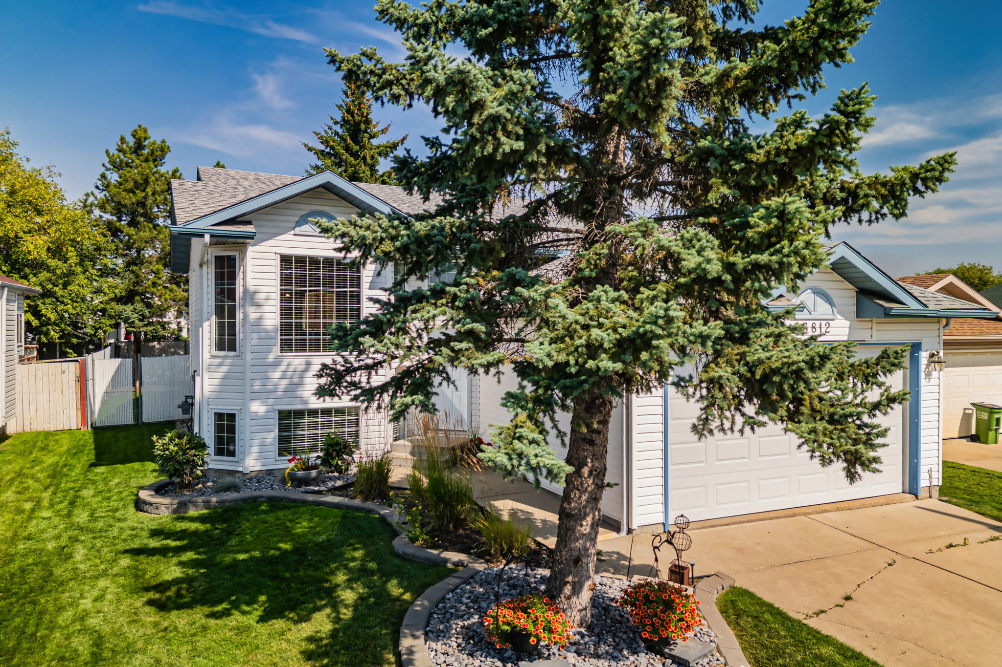 Exterior view of 18812 89 Ave NW Edmonton